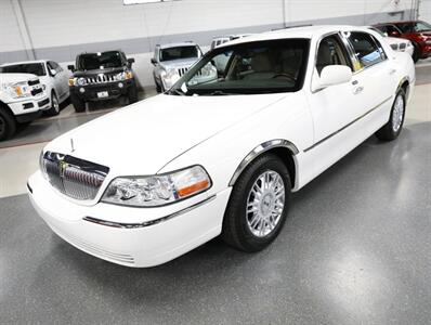 2011 Lincoln Town Car Signature Limited   - Photo 4 - Addison, IL 60101