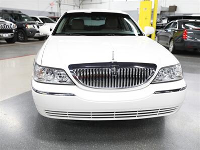 2011 Lincoln Town Car Signature Limited   - Photo 6 - Addison, IL 60101