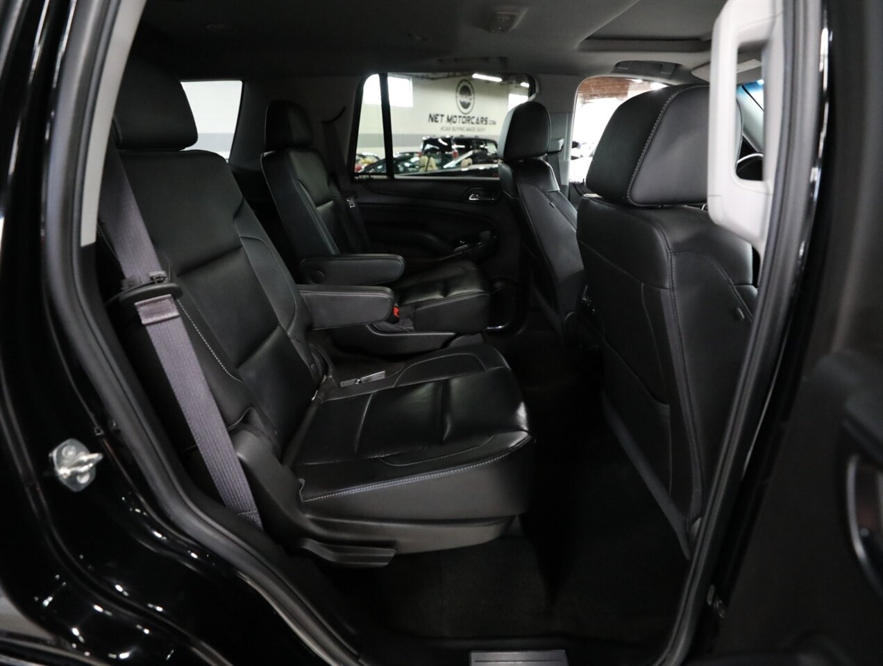 2017 Chevrolet Tahoe LT 4WD - Photo 21 - Addison, IL 60101