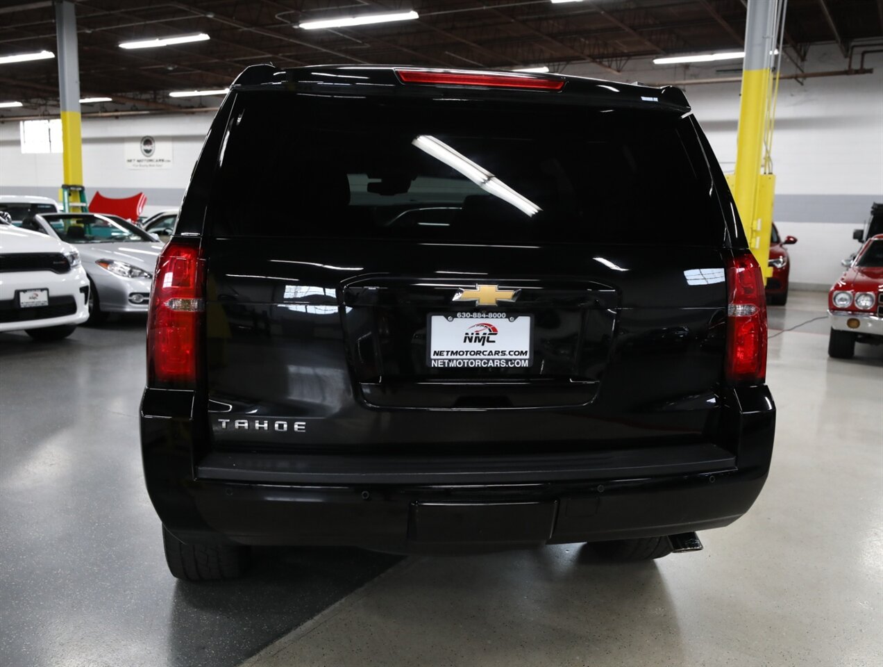2017 Chevrolet Tahoe LT 4WD - Photo 9 - Addison, IL 60101