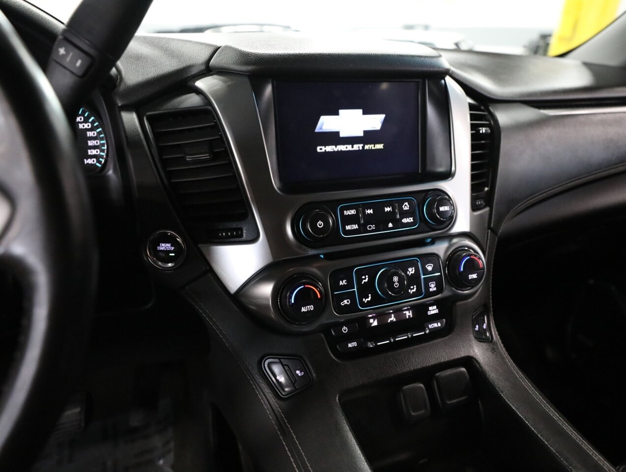 2017 Chevrolet Tahoe LT 4WD - Photo 37 - Addison, IL 60101