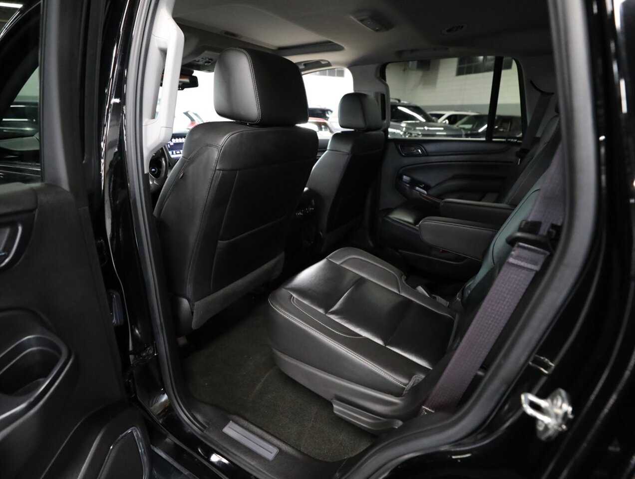 2017 Chevrolet Tahoe LT 4WD - Photo 28 - Addison, IL 60101