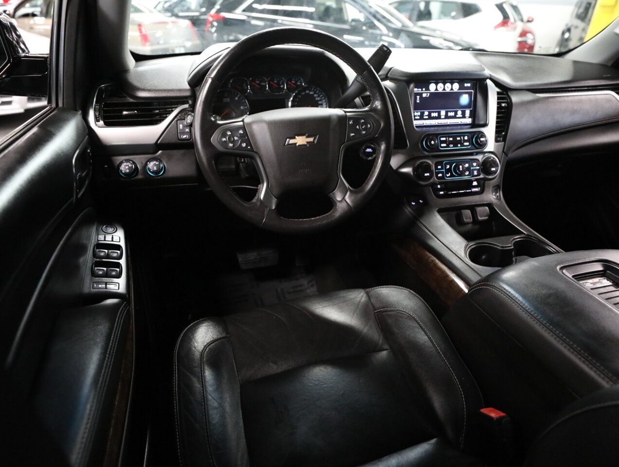 2017 Chevrolet Tahoe LT 4WD - Photo 30 - Addison, IL 60101