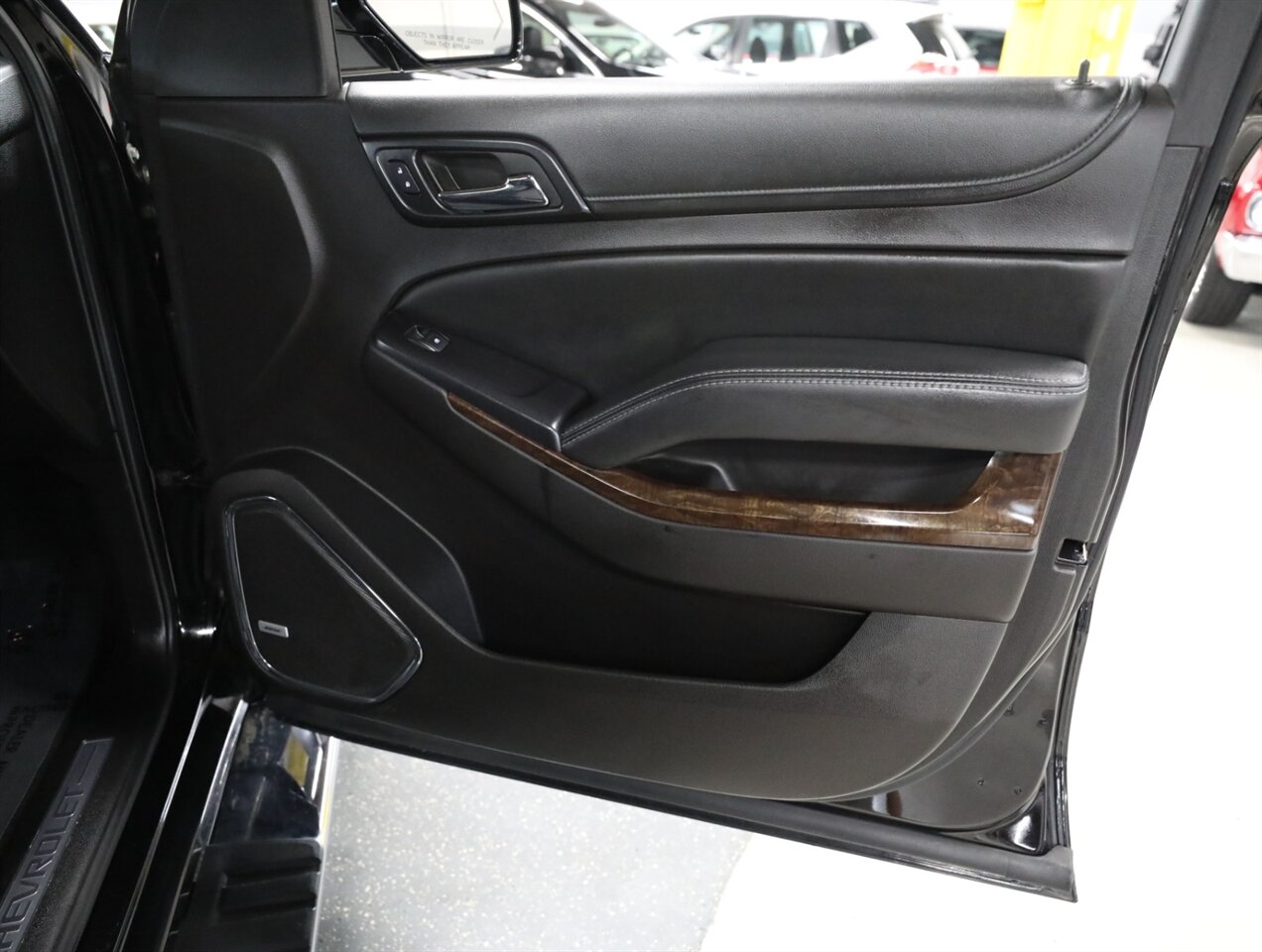 2017 Chevrolet Tahoe LT 4WD - Photo 15 - Addison, IL 60101