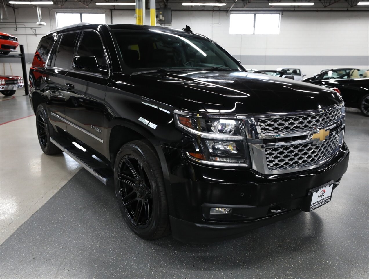 2017 Chevrolet Tahoe LT 4WD - Photo 6 - Addison, IL 60101