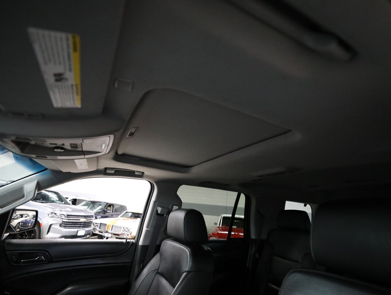 2017 Chevrolet Tahoe LT 4WD - Photo 35 - Addison, IL 60101