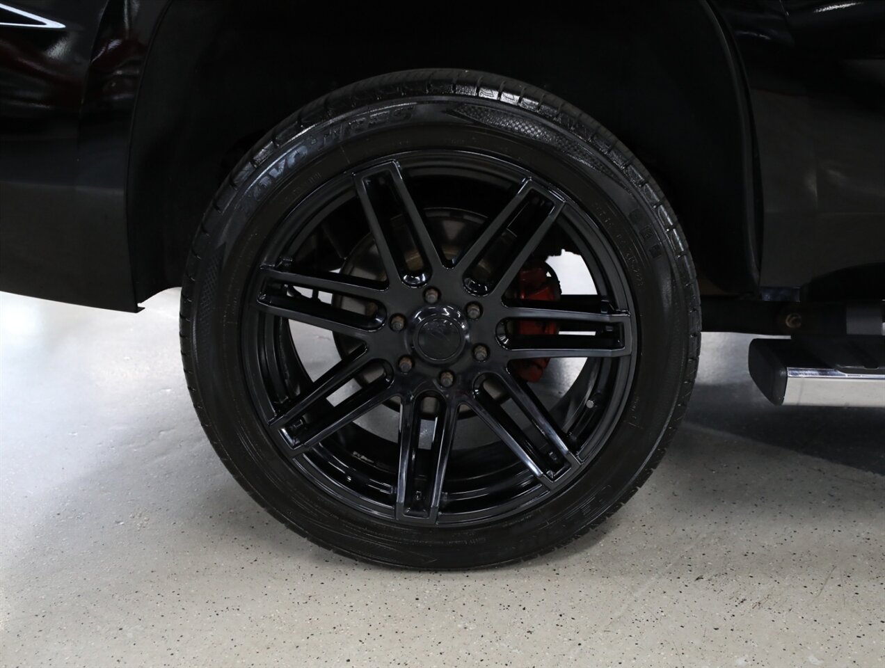 2017 Chevrolet Tahoe LT 4WD - Photo 51 - Addison, IL 60101