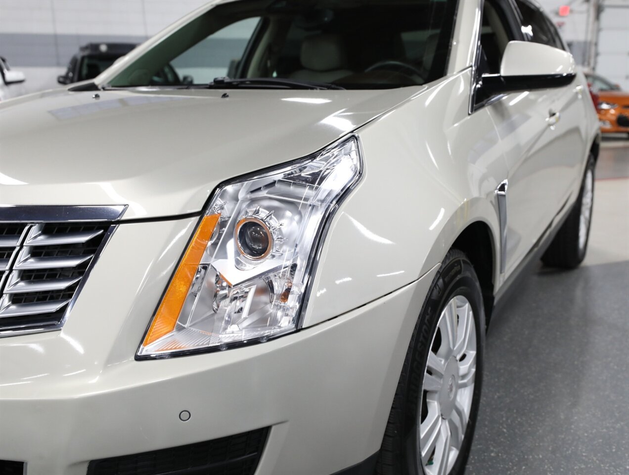 2016 Cadillac SRX Luxury Collection AWD   - Photo 5 - Addison, IL 60101