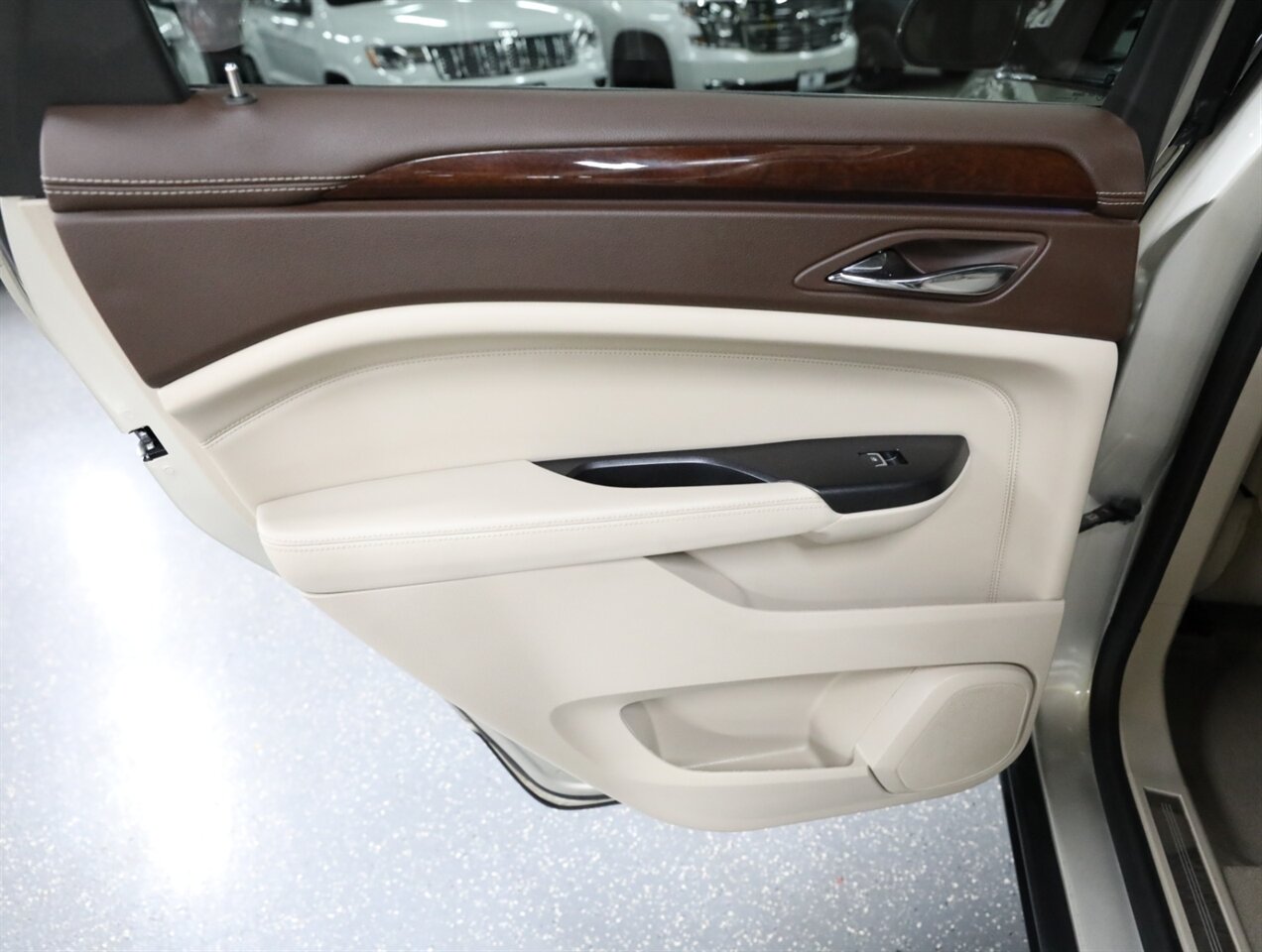 2016 Cadillac SRX Luxury Collection AWD   - Photo 25 - Addison, IL 60101