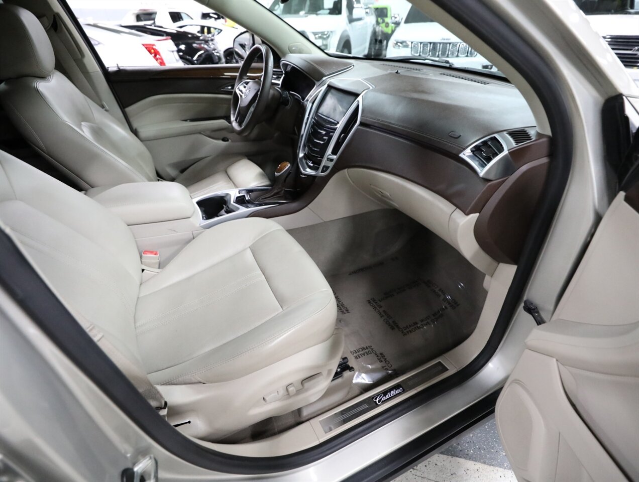 2016 Cadillac SRX Luxury Collection AWD   - Photo 17 - Addison, IL 60101