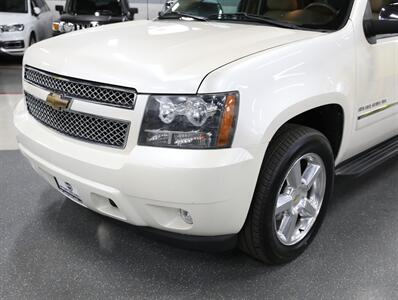 2011 Chevrolet Avalanche LTZ 4X4   - Photo 3 - Addison, IL 60101