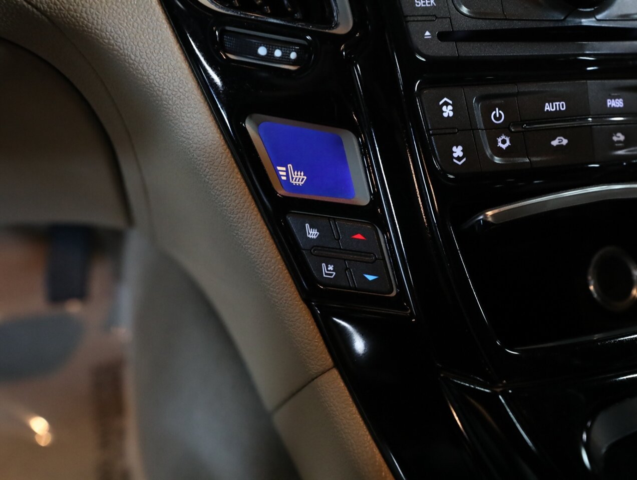 2012 Cadillac CTS 3.6L Premium - Photo 28 - Addison, IL 60101
