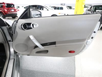 2005 Nissan 350Z Touring Convertible   - Photo 19 - Addison, IL 60101