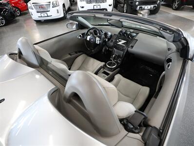 2005 Nissan 350Z Touring Convertible   - Photo 18 - Addison, IL 60101
