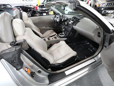 2005 Nissan 350Z Touring Convertible   - Photo 20 - Addison, IL 60101