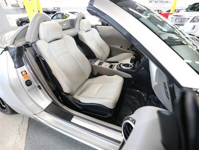 2005 Nissan 350Z Touring Convertible   - Photo 21 - Addison, IL 60101