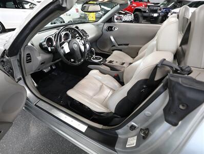 2005 Nissan 350Z Touring Convertible   - Photo 24 - Addison, IL 60101
