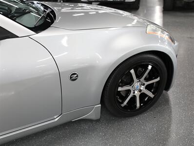 2005 Nissan 350Z Touring Convertible   - Photo 8 - Addison, IL 60101