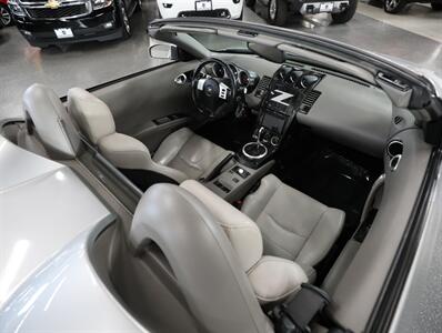 2005 Nissan 350Z Touring Convertible   - Photo 18 - Addison, IL 60101