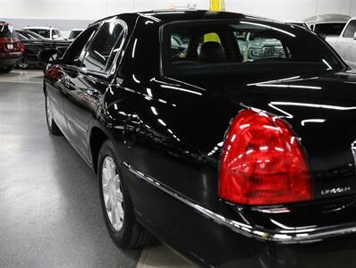 2008 Lincoln Town Car Signature Limited   - Photo 13 - Addison, IL 60101