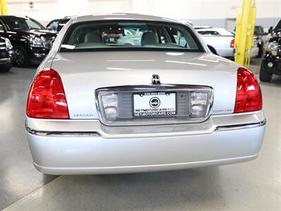 2008 Lincoln Town Car Signature Limited   - Photo 11 - Addison, IL 60101