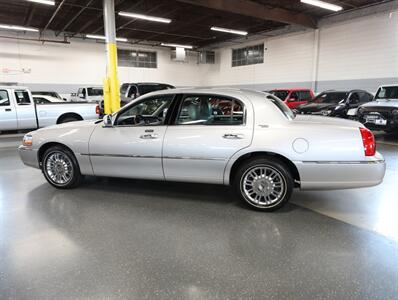 2008 Lincoln Town Car Signature Limited   - Photo 15 - Addison, IL 60101