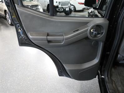 2015 Nissan Xterra PRO-4X 4x4   - Photo 25 - Addison, IL 60101