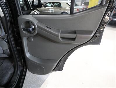2015 Nissan Xterra PRO-4X 4x4   - Photo 21 - Addison, IL 60101