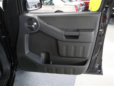 2015 Nissan Xterra PRO-4X 4x4   - Photo 18 - Addison, IL 60101