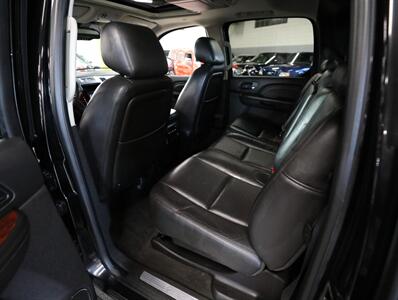 2012 Cadillac Escalade EXT Premium   - Photo 24 - Addison, IL 60101