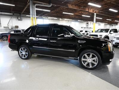 2012 Cadillac Escalade EXT Premium   - Photo 8 - Addison, IL 60101
