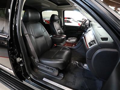 2012 Cadillac Escalade EXT Premium   - Photo 19 - Addison, IL 60101