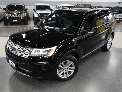 2018 Ford Explorer XLT 4X4   - Photo 2 - Addison, IL 60101