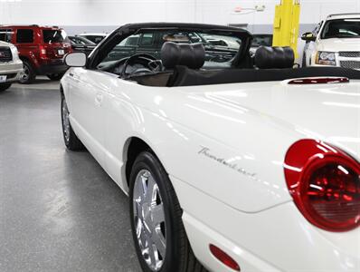 2002 Ford Thunderbird Deluxe   - Photo 16 - Addison, IL 60101