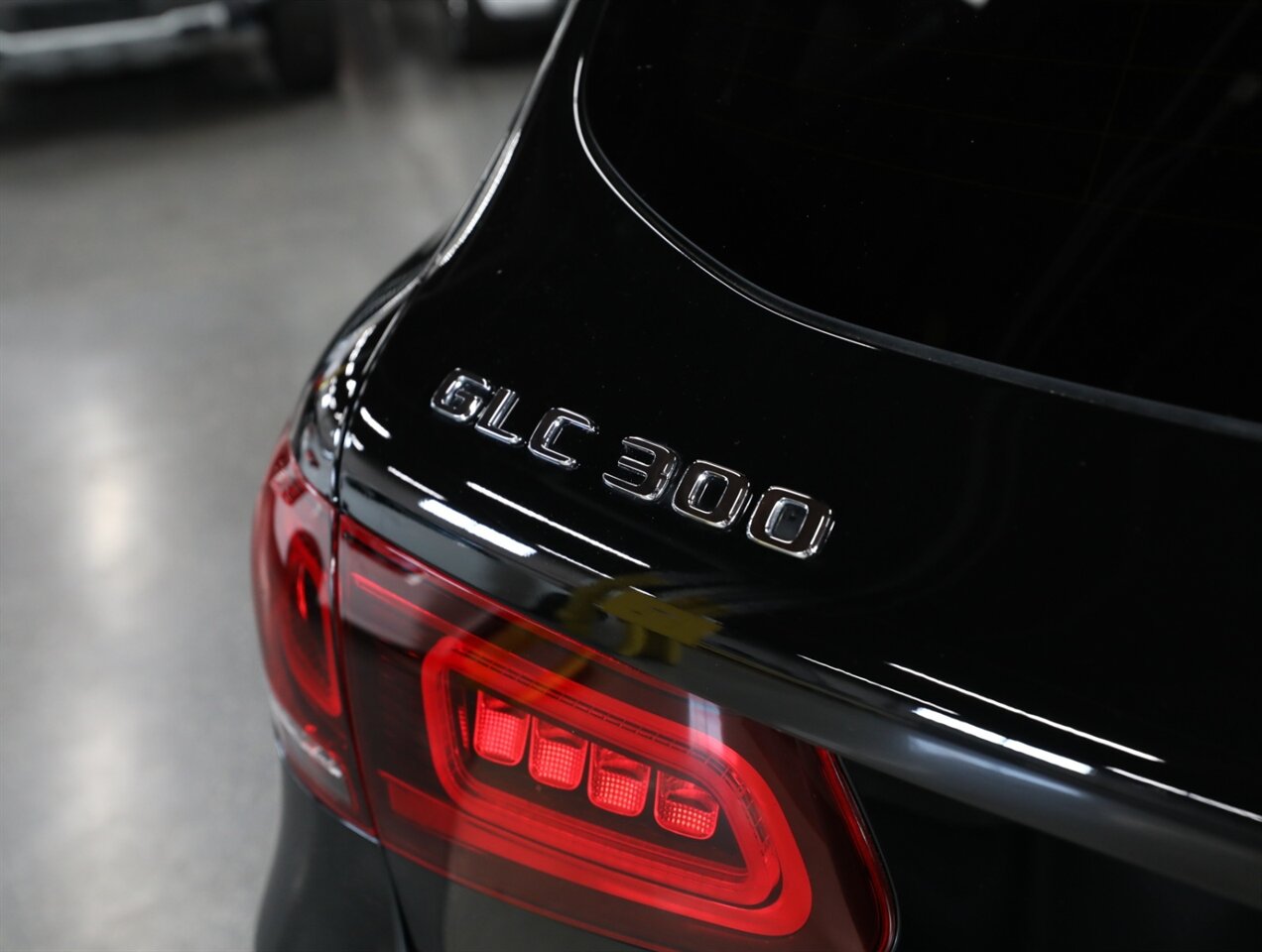 2021 Mercedes-Benz GLC GLC 300 4MATIC - Photo 11 - Addison, IL 60101