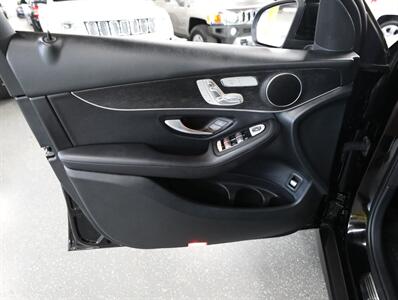 2021 Mercedes-Benz GLC 300 4MATIC   - Photo 28 - Addison, IL 60101