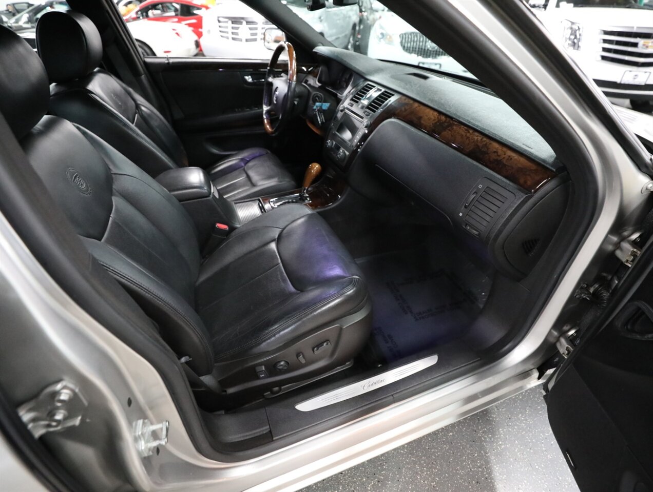 2007 Cadillac DTS Performance - Photo 19 - Addison, IL 60101