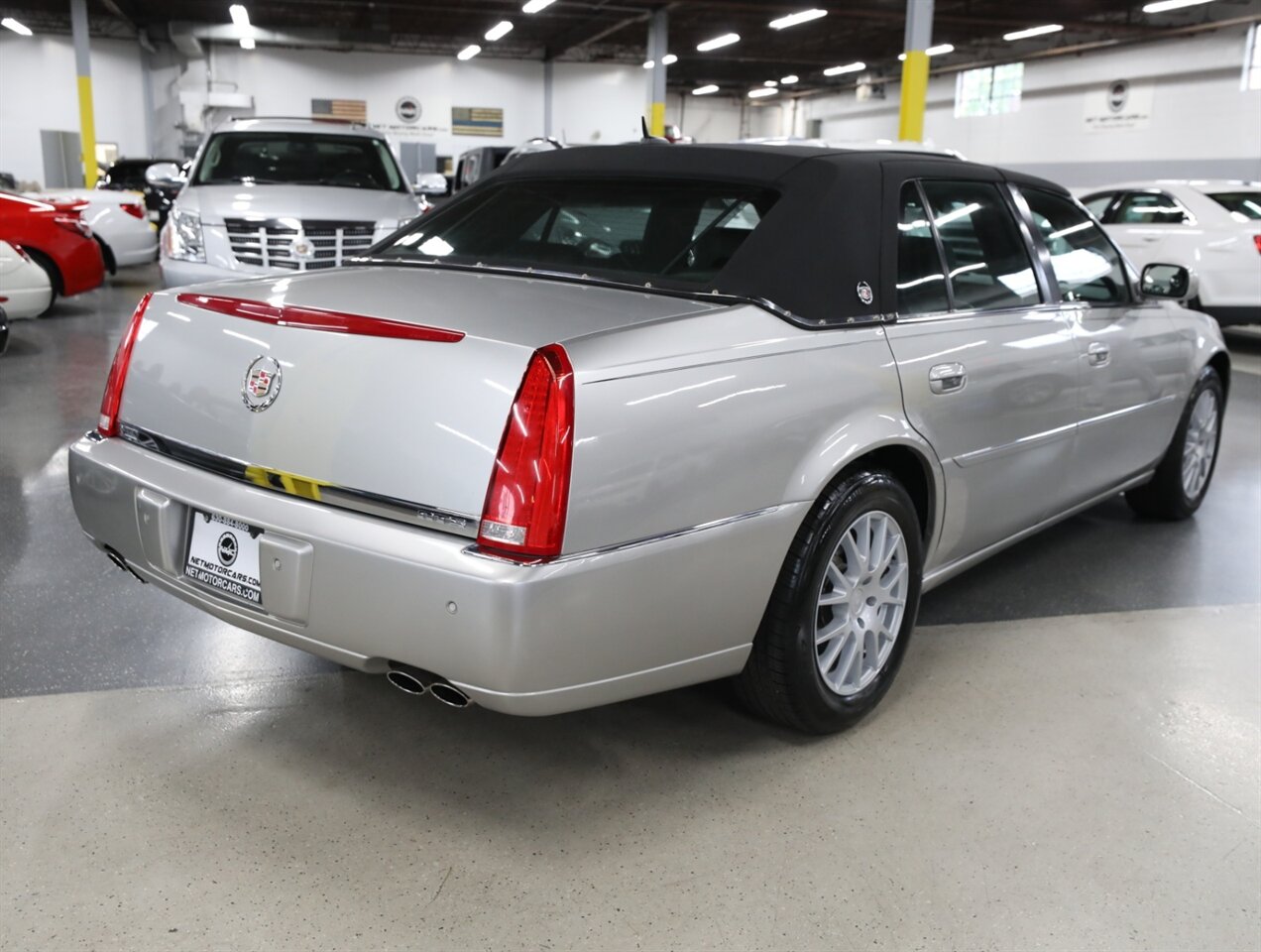 2007 Cadillac DTS Performance - Photo 9 - Addison, IL 60101