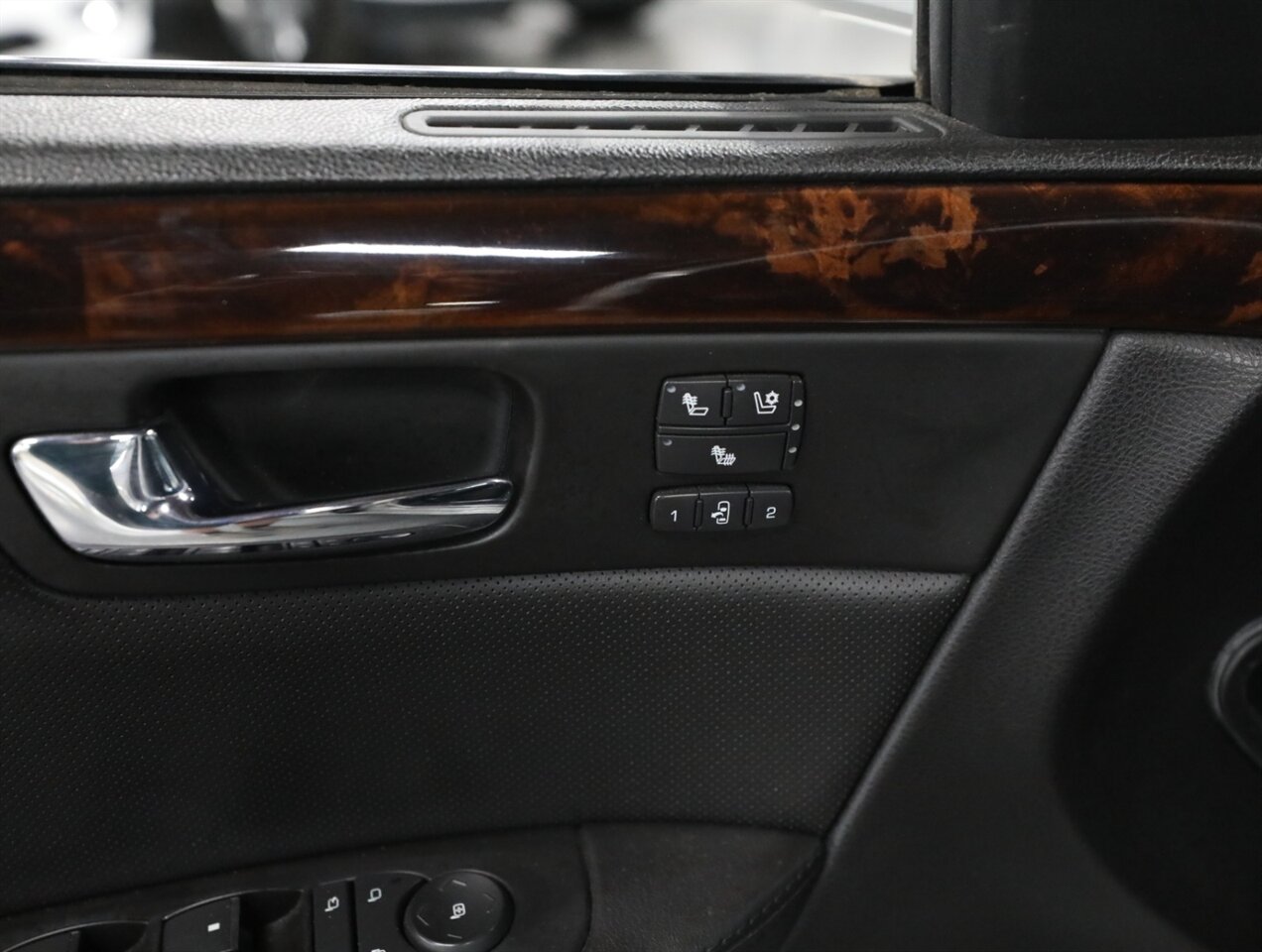 2007 Cadillac DTS Performance - Photo 26 - Addison, IL 60101