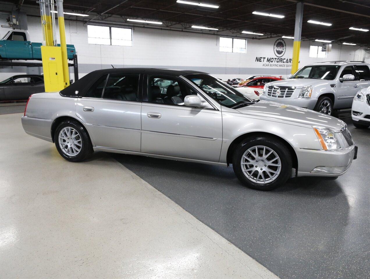 2007 Cadillac DTS Performance - Photo 8 - Addison, IL 60101