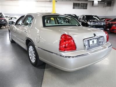 2007 Lincoln Town Car Signature   - Photo 12 - Addison, IL 60101