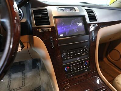 2013 Cadillac Escalade EXT Premium   - Photo 33 - Addison, IL 60101