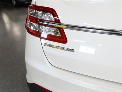 2016 Ford Taurus SHO AWD - Photo 13 - Addison, IL 60101