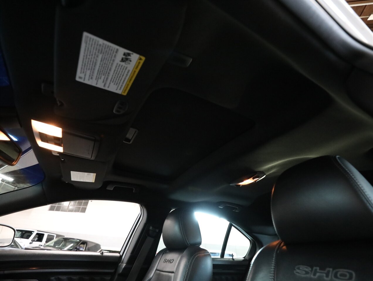 2016 Ford Taurus SHO AWD - Photo 34 - Addison, IL 60101