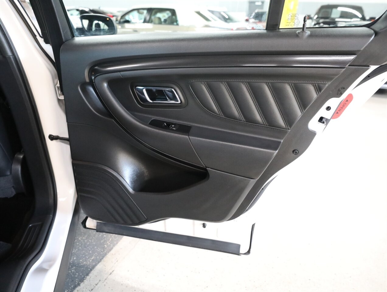 2016 Ford Taurus SHO AWD - Photo 22 - Addison, IL 60101