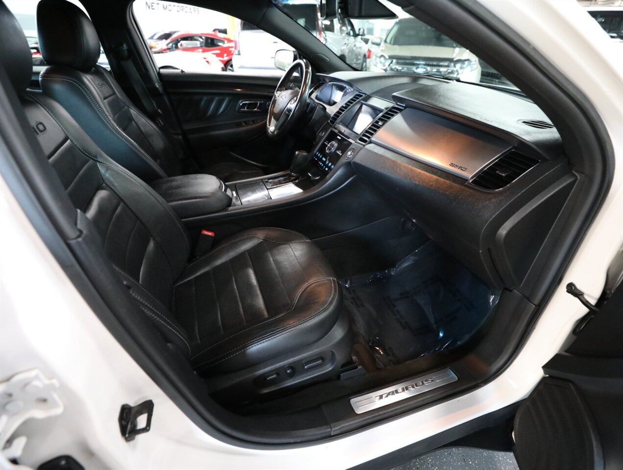 2016 Ford Taurus SHO AWD - Photo 20 - Addison, IL 60101