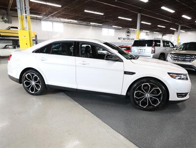 2016 Ford Taurus SHO AWD - Photo 9 - Addison, IL 60101