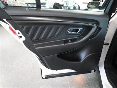 2016 Ford Taurus SHO AWD - Photo 26 - Addison, IL 60101