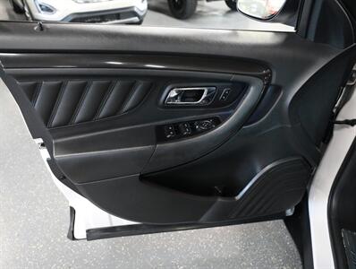 2016 Ford Taurus SHO AWD - Photo 30 - Addison, IL 60101