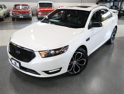 2016 Ford Taurus SHO AWD - Photo 2 - Addison, IL 60101